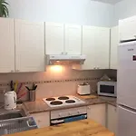 Limnaria Gardens - Modern 1 Bed, Walk To & Shops Pafos