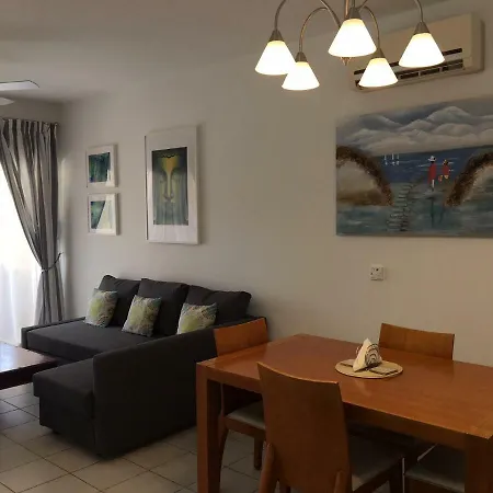 Limnaria Gardens - Modern 1 Bed, Walk To & Shops * Pafos