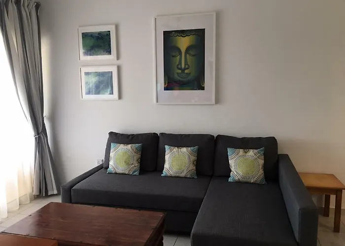 Limnaria Gardens - Modern 1 Bed, Walk To & Shops * Paphos